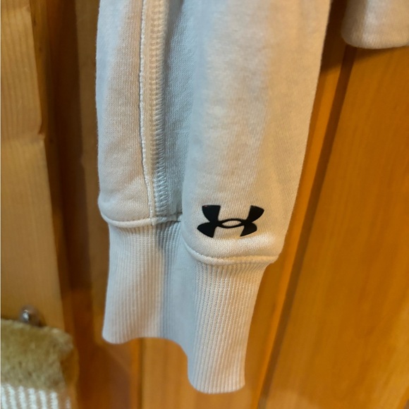 Under Armour Women’s Cream and Black Long Sleeve Sweatshirt with Front Pocket - Picture 7 of 7